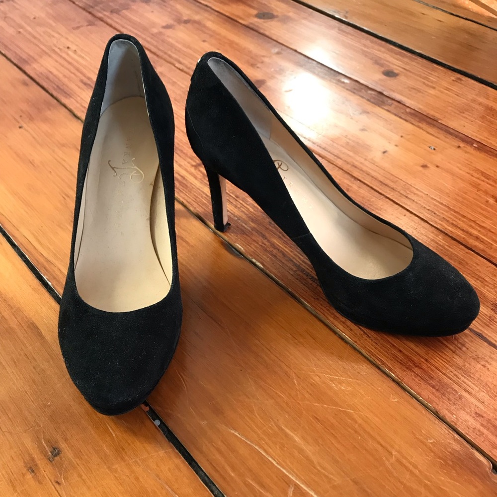 Ivanka Trump black size 6 heels
